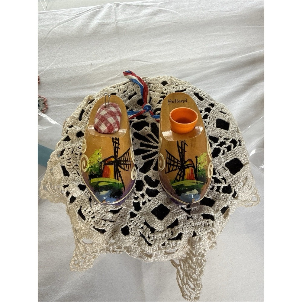 Holland Carved Clogs Pincushion and Thimble Set Hand Made Rare Collectable